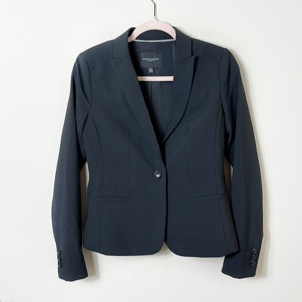Banana Republic Classic Fit Size 2 Blazer Jacket Black Wool Blend One-Button